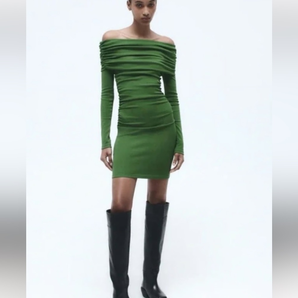 BNWT ZARA Off the Shoulder Green Ruched Dress